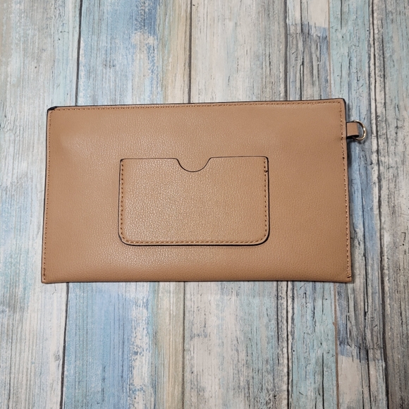 Zipper Clutch! - Picture 2 of 5